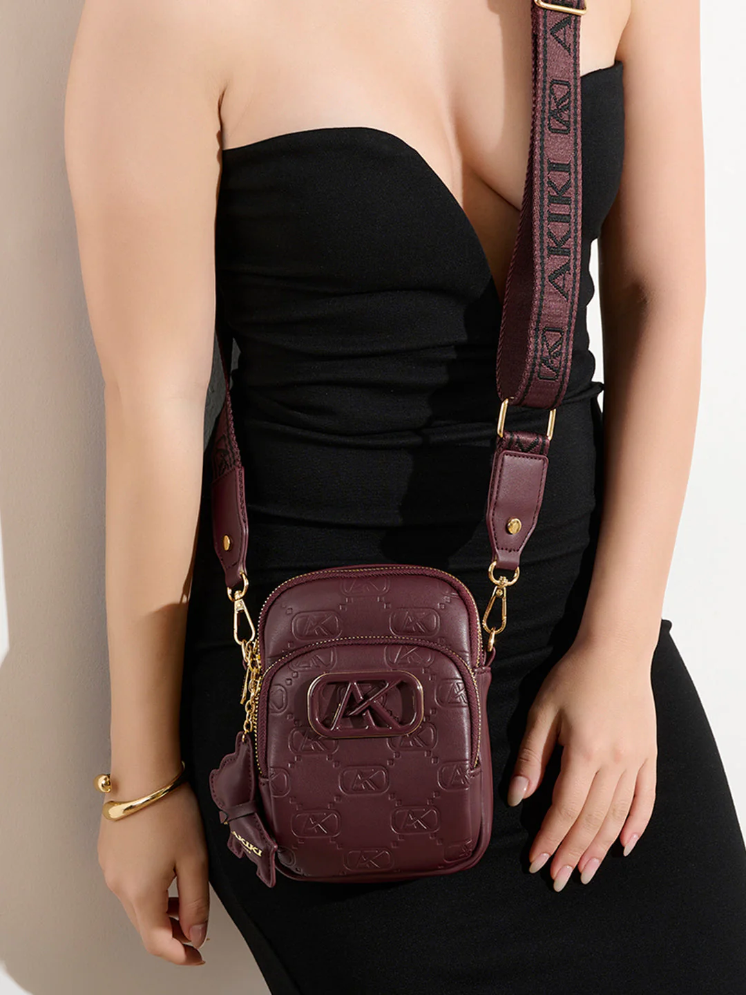 Dalston 14 Medium Sling Bag - Image 8